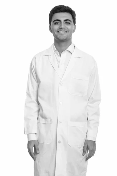 Retrato de feliz jovem bonito persa homem médico sorrindo — Fotografia de Stock