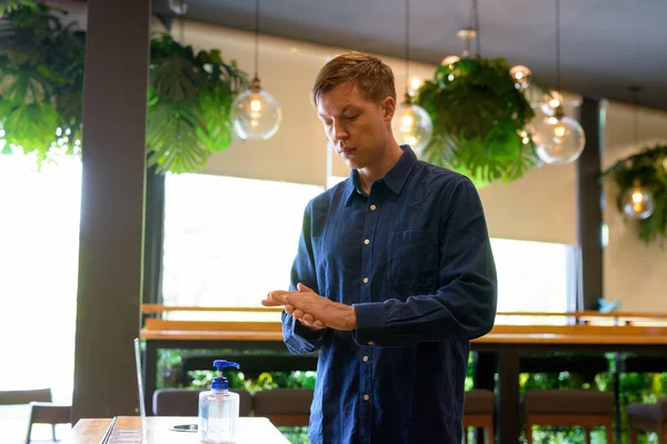 Young Handsome Scandinavian Businessman Social Distancing Coffee Shop Prevent Spread — Stock Photo, Image