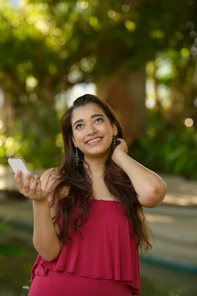 Portrait Young Beautiful Indian Woman Relaxing Park Outdoors — Stock Photo, Image