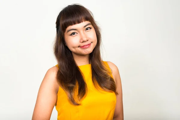 Estudio Disparo Joven Hermosa Mujer Asiática Sobre Fondo Blanco —  Fotos de Stock