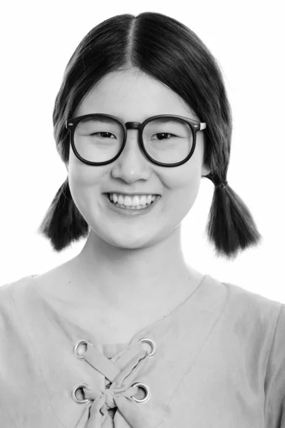 Студийный Снимок Молодой Красивой Азиатки Белом Фоне Черно Белом — стоковое фото