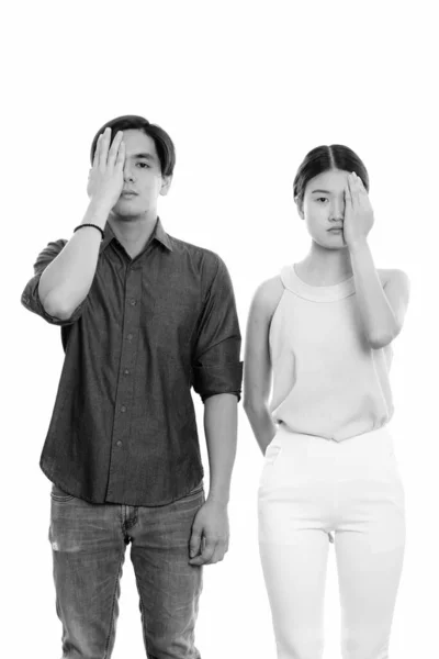 Studio Shot Young Asian Woman Young Filipino Man Couple Together — Foto Stock