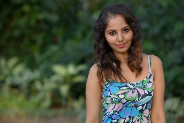 Portrait Young Beautiful Indian Woman Relaxing Park Outdoors — Stock Photo, Image