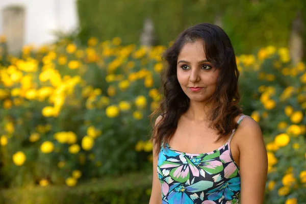 Portrait Young Beautiful Indian Woman Relaxing Park Outdoors — Stock Photo, Image