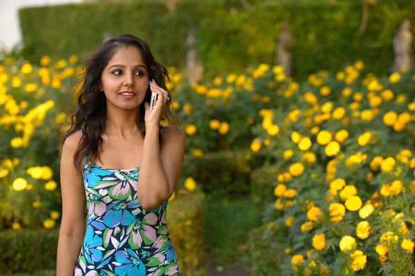Portrait Young Beautiful Indian Woman Relaxing Park Outdoors — Stock Photo, Image