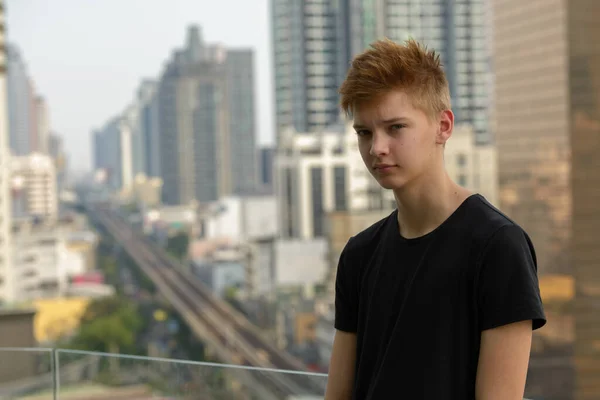 Portrait Young Handsome Teenage Boy View City Outdoors — Stok fotoğraf