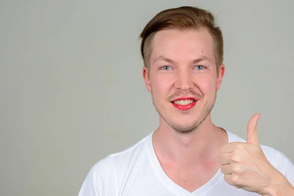 Studioaufnahme Eines Jungen Skandinavischen Mannes Mit Make — Stockfoto