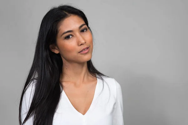 Estudio Disparo Joven Hermosa Mujer Asiática —  Fotos de Stock