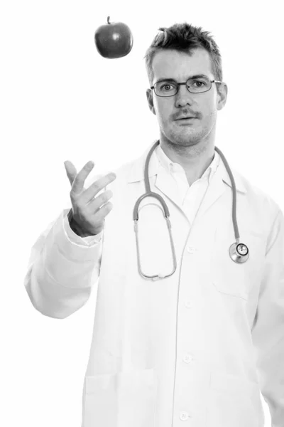 Estúdio Tiro Homem Bonito Médico Com Bigode Isolado Contra Fundo — Fotografia de Stock