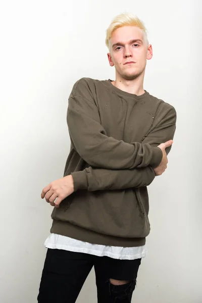 Studioaufnahme Eines Jungen Mannes Mit Blonden Haaren Vor Weißem Hintergrund — Stockfoto