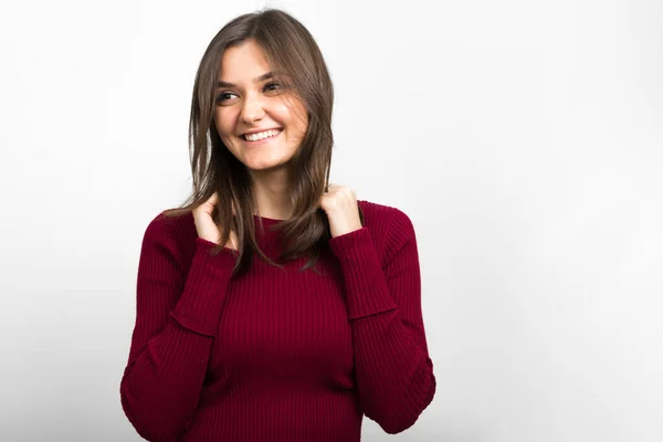 Studio Shot Van Jonge Mooie Vrouw Tegen Witte Achtergrond — Stockfoto