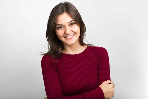 Estudio Joven Hermosa Mujer Sobre Fondo Blanco — Foto de Stock