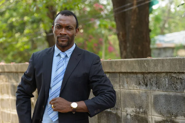 Portrait Handsome Bearded African Businessman Streets Outdoors — Stockfoto