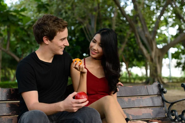 Portrait Young Man Young Asian Woman Multi Ethnic Couple Together — Zdjęcie stockowe