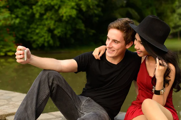 Portrait Young Man Young Asian Woman Multi Ethnic Couple Together — Foto de Stock