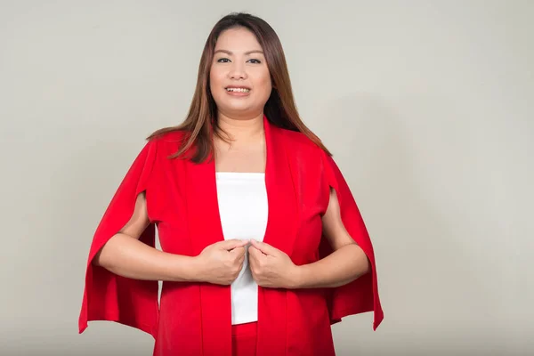 Retrato de joven hermosa mujer de negocios asiática con sobrepeso —  Fotos de Stock