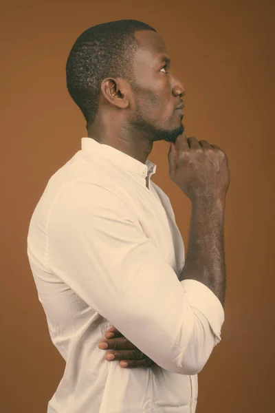 Estudio Toma Hombre Negocios Africano Guapo Con Camisa Blanca Sobre —  Fotos de Stock