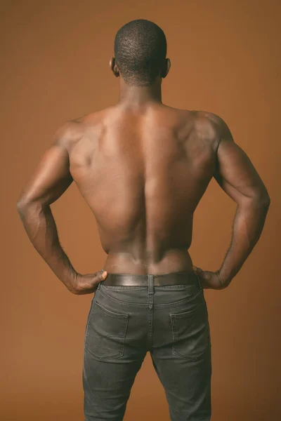 Estudio Disparo Guapo Musculoso Africano Hombre Sin Camisa Sobre Fondo —  Fotos de Stock