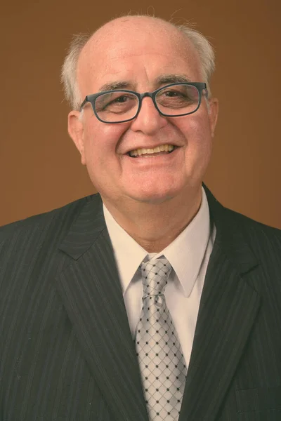 Studio Shot Overweight Senior Businessman Wearing Eyeglasses Brown Background — Stock Photo, Image