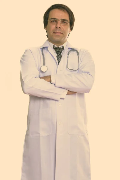 Studio Záběr Mladý Pohledný Perský Muž Lékař Izolované Proti Bílému — Stock fotografie