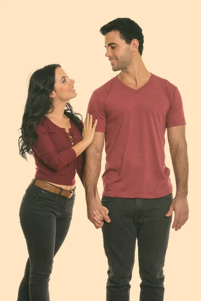 Studio Shot Young Hispanic Man Young Hispanic Woman Couple Together — Stockfoto