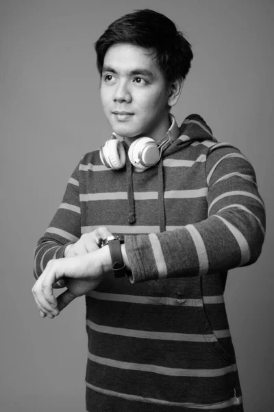 Studio Shot Young Handsome Filipino Man Gray Background Black White — Stok fotoğraf
