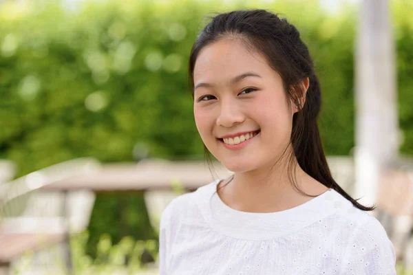 Portrait Young Beautiful Asian Woman Relaxing Coffee Shop Nature Outdoors — Stockfoto