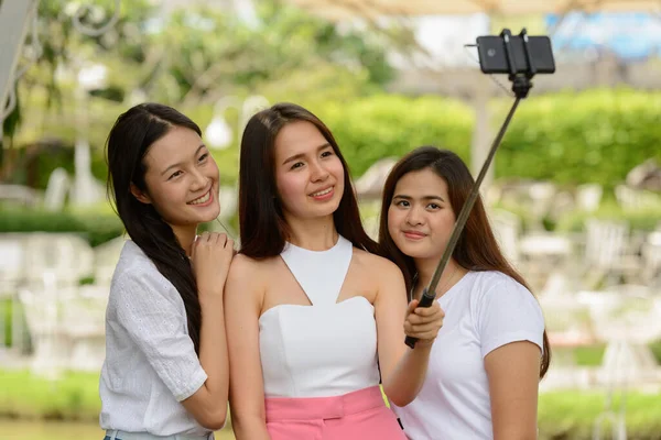 Portrait Three Young Beautiful Asian Women Friends Together Relaxing Coffee — 스톡 사진