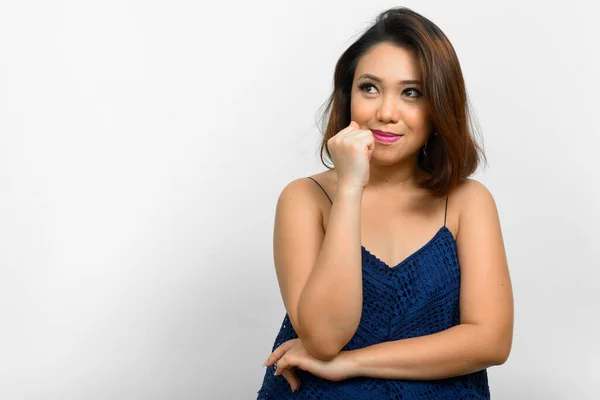 Studio Shot Van Jonge Aziatische Vrouw Met Kort Haar Tegen — Stockfoto