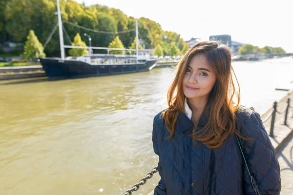 Portrait Young Beautiful Asian Woman Standing Pier Vintage Black Boat — Stock Photo, Image