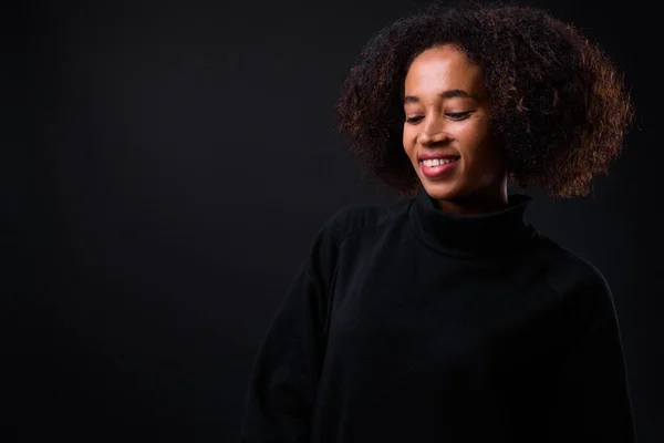 Studio Photo Jeune Belle Femme Africaine Avec Des Cheveux Afro — Photo