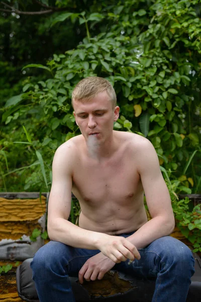 Portrait Young Man Blond Hair Shirtless Streets Outdoors — Stock Photo, Image