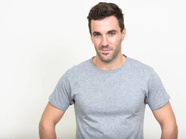 İspanyol yakışıklı beyaz arka plan stüdyo çekim