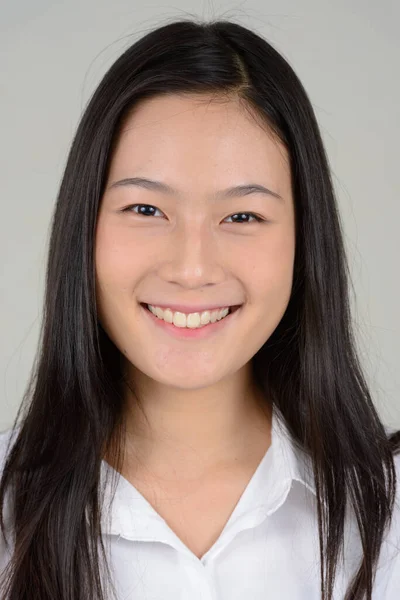 Estudio Disparo Joven Hermosa Mujer Negocios Asiática Sobre Fondo Blanco —  Fotos de Stock