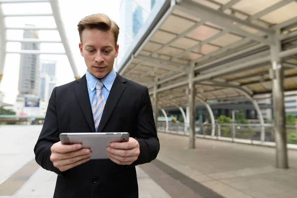 Portrait Young Handsome Blond Businessman Suit Skywalk Bridge City Outdoors Stock Picture