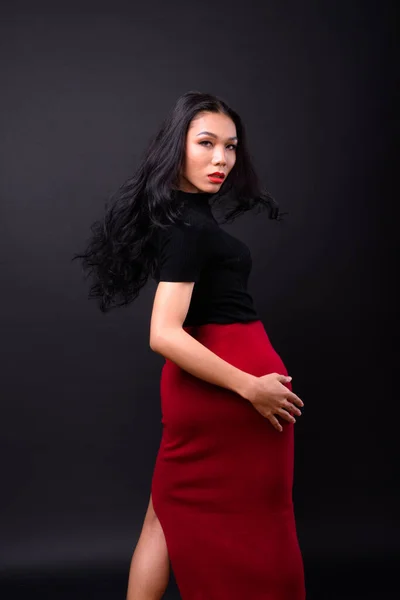 Studio Împușcat Tineri Frumoase Asiatice Transgender Femeie Afaceri Fundal Negru — Fotografie, imagine de stoc