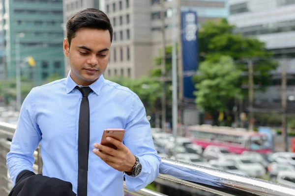 Portrait Young Handsome Indian Businessman City — Stock Photo, Image