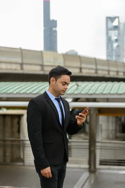 Portrait Young Handsome Indian Businessman City — Stock Photo, Image