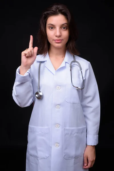 Estudio Disparo Joven Hermosa Mujer Médico Contra Fondo Negro — Foto de Stock