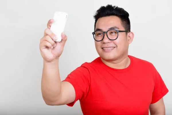 Estúdio Tiro Jovem Bonito Excesso Peso Filipino Homem Contra Fundo — Fotografia de Stock