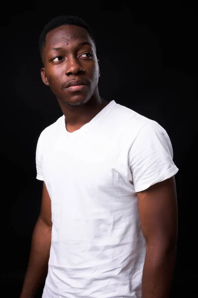 Studio Shot Young Handsome African Man Afro Hair Black Background — Stock Photo, Image