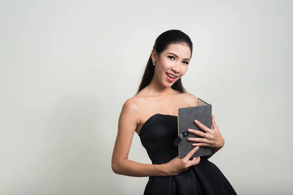 Estudio Disparo Joven Hermosa Mujer Negocios Asiática Sobre Fondo Gris —  Fotos de Stock