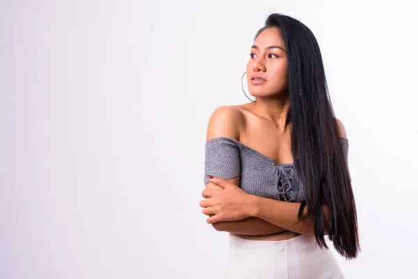Studio Skott Ung Vacker Asiatisk Kvinna Mot Syren Bakgrund — Stockfoto