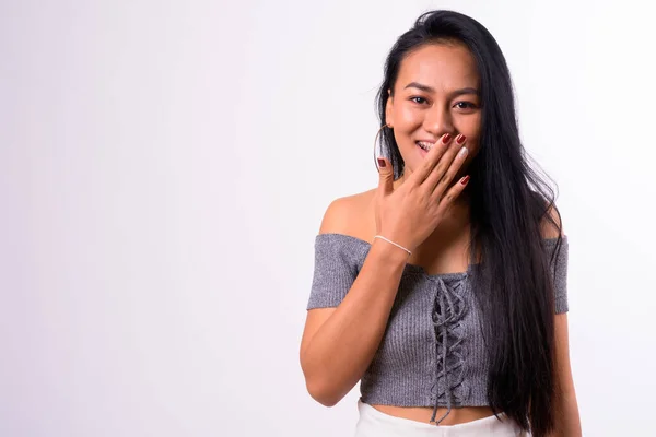 Studio Skott Ung Vacker Asiatisk Kvinna Mot Syren Bakgrund — Stockfoto