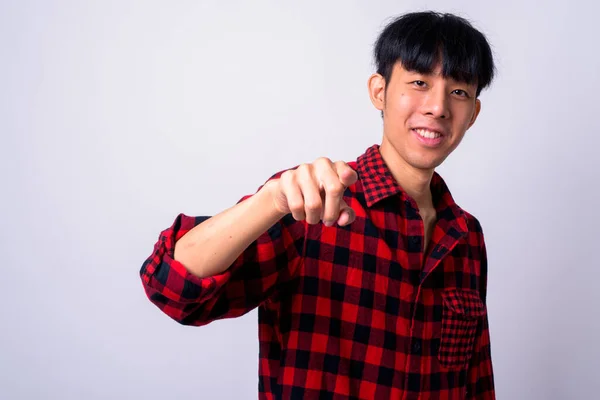Studio Skott Ung Vacker Asiatisk Hipster Man Mot Vit Bakgrund — Stockfoto