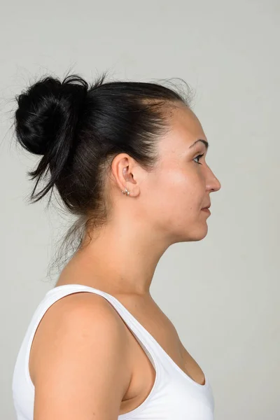 Studio Photo Belle Femme Sur Fond Blanc — Photo