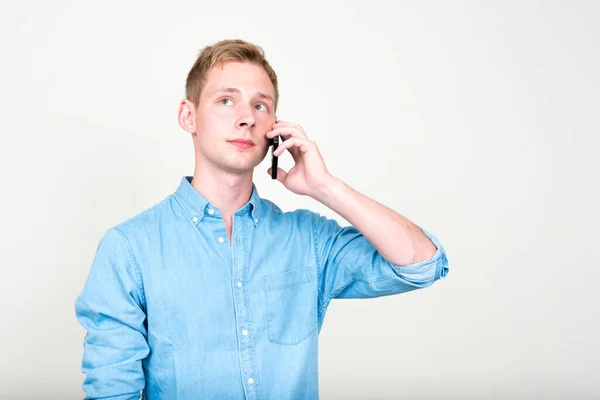 Estudio Disparo Joven Hombre Negocios Guapo Con Pelo Rubio Sobre —  Fotos de Stock