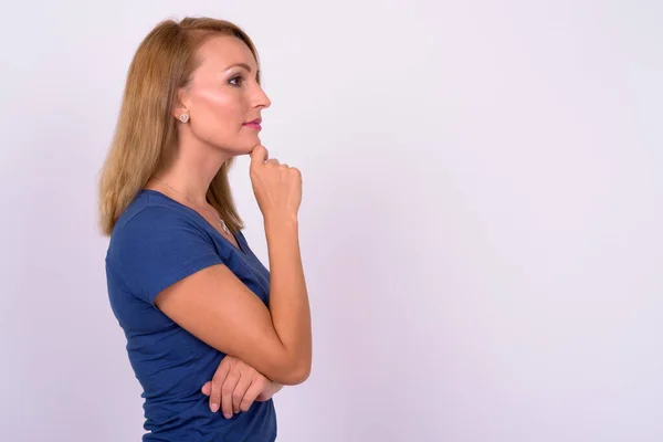 Estudio Hermosa Mujer Negocios Con Pelo Rubio Con Camisa Azul — Foto de Stock