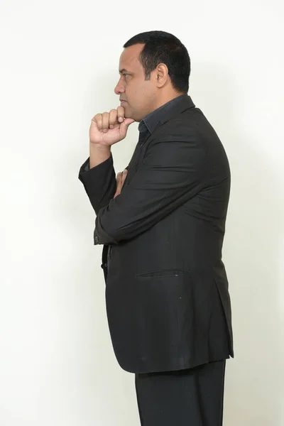 スタジオショットの太りすぎのインドのビジネスマンの短い髪の白い背景に合わせて — ストック写真