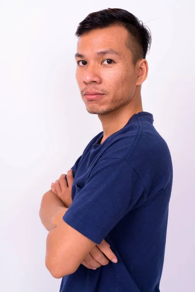 Beyaz Arka Planda Genç Asyalı Adamın Stüdyo Çekimi — Stok fotoğraf